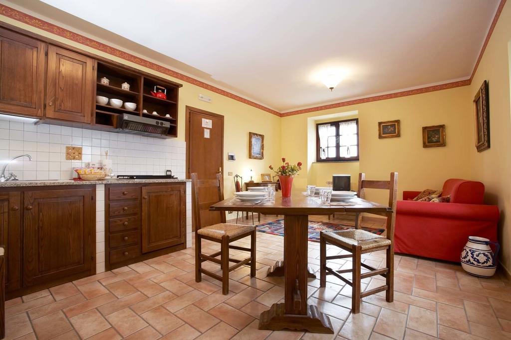 Casale Favilluta Guest House Petrignano Room photo