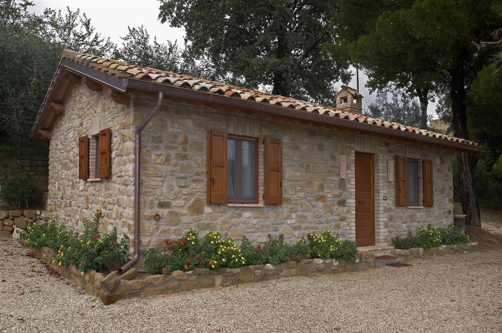 Casale Favilluta Guest House Petrignano Room photo